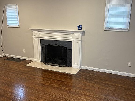 4th image of 12519 Riad St