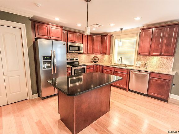 3rd image of 93-301 MAPLE Street