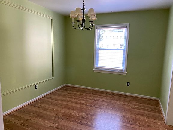 2nd image of 102 Robertson St