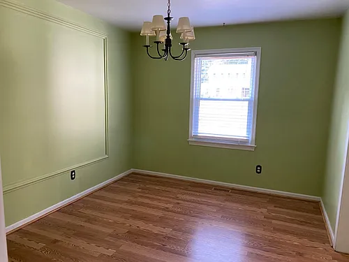 102 Robertson St Photo 1