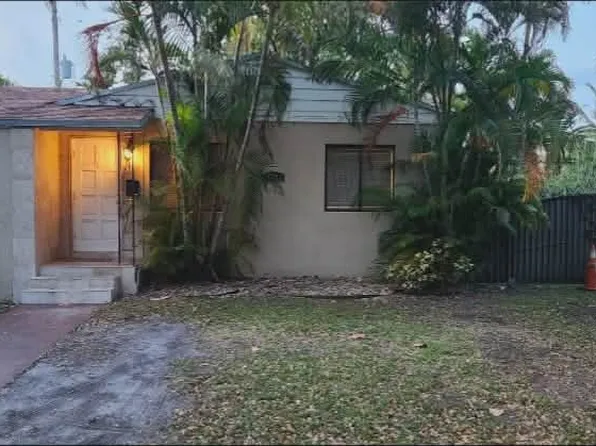 5711 SW 15th St, West Miami, FL 33144
