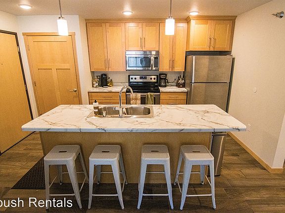 3rd image of 3008 Gillette St #34