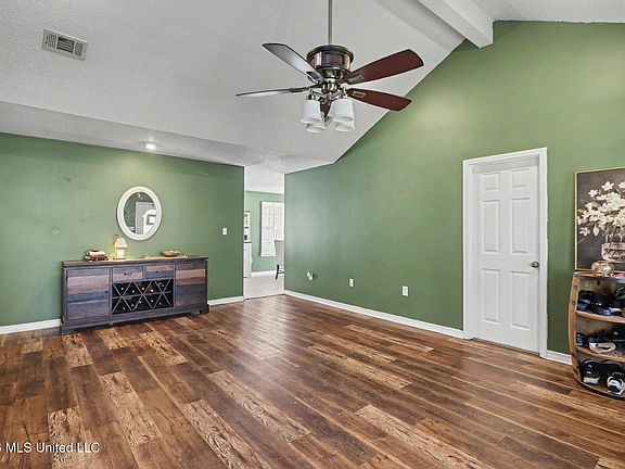 5th image of 10757 Linohau Way
