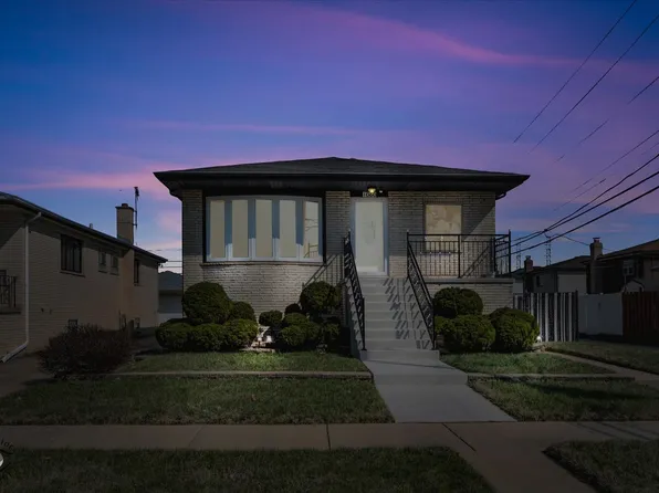 1060 Lucas St, Calumet City, IL 60409