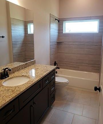 4th image of 427 Park Cir