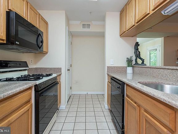 4th image of 4120 Monument Ct Unit 104