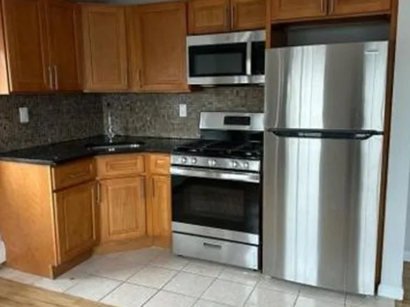 (undisclosed Address), Far Rockaway, NY 11693