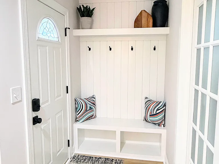 Need a place to hang your hat and store your items. You're covered with this beautiful storage nook.