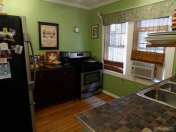 3rd image of 56 Tremaine Ave