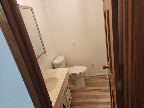 5th image of 8989 Hillview Rd