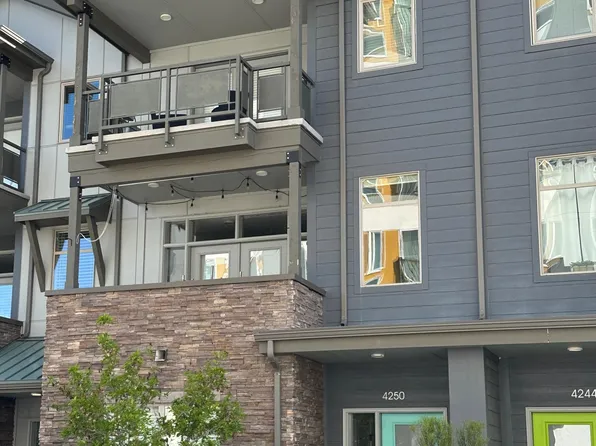 4250 N Freeride Ln, Garden City, ID 83714
