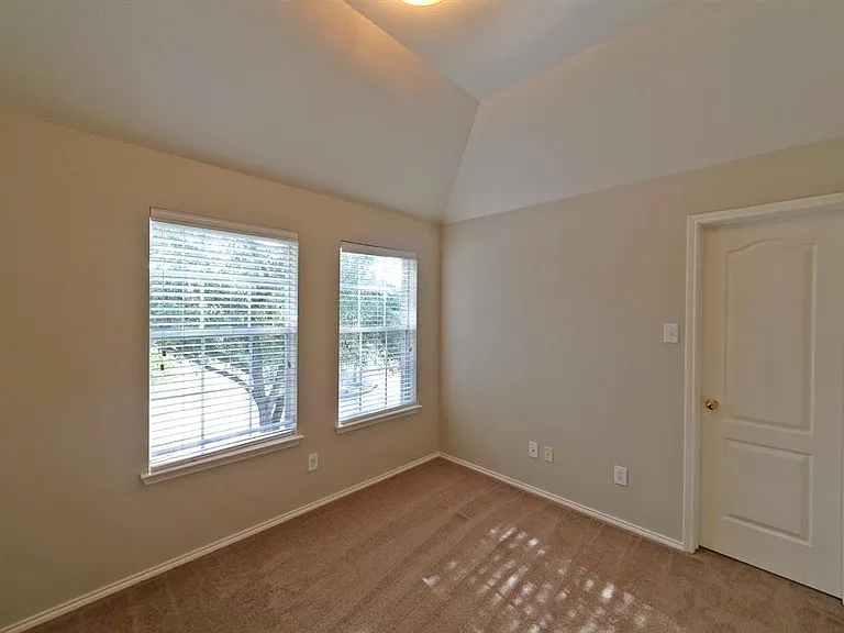 407 Groveton Ridge Ln — Photo 22