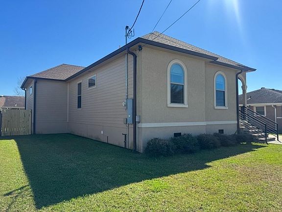 2nd image of 4831 Sherwood Dr