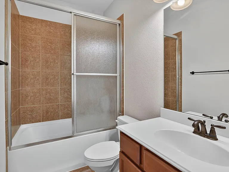 4635 Saginaw Ct — Photo 38