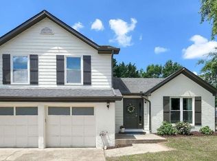 2401 Inverloch Cir, Berkeley Lake, GA 30096