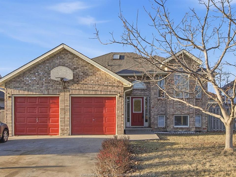1st image of 2820 Wildberry Cres