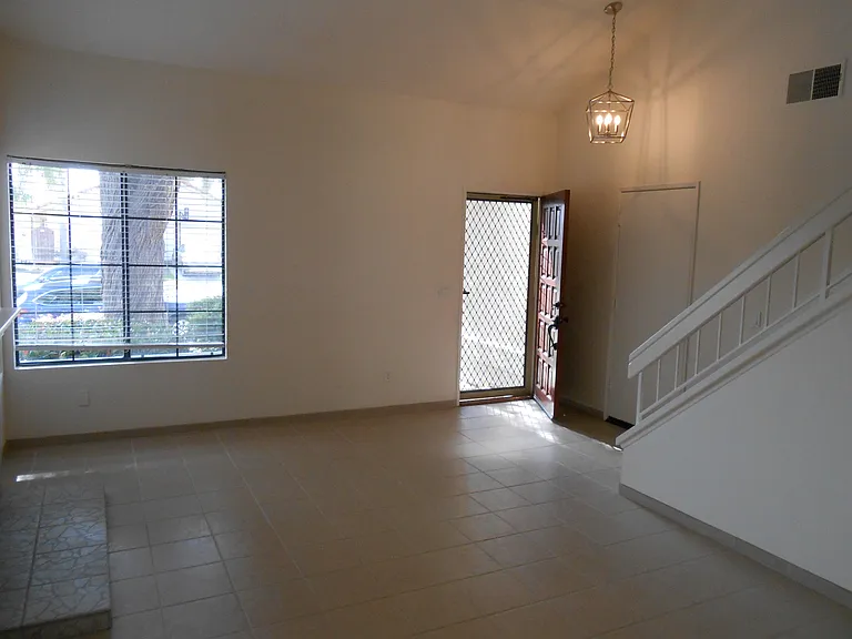 7056 Snapdragon Dr — Photo 4