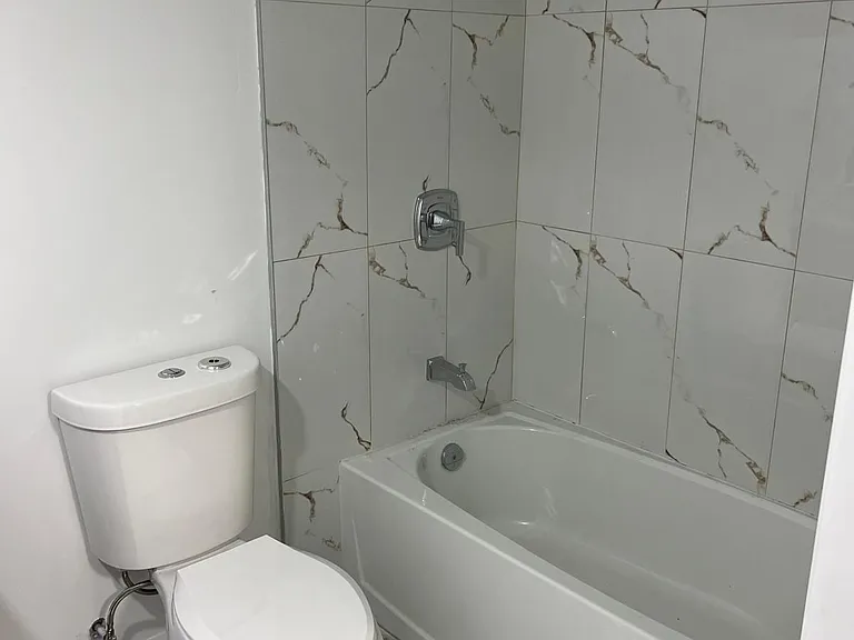 19 Antorisa Ave E #BASEMENT — Photo 11