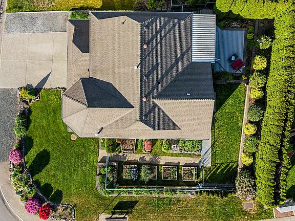 3rd image of 34858 Millar Cres