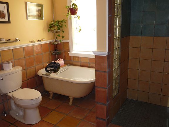 2nd Floor Bath