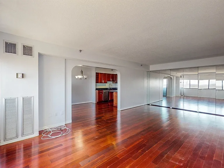 250 Hammond Pond Pkwy #1203N — Photo 9
