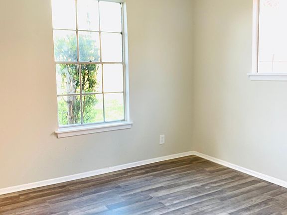 3rd image of 5318 Santa Cruz St