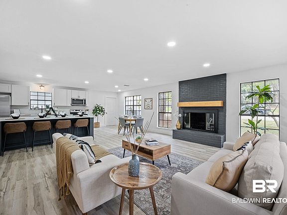 5th image of 101 Windwood Cir