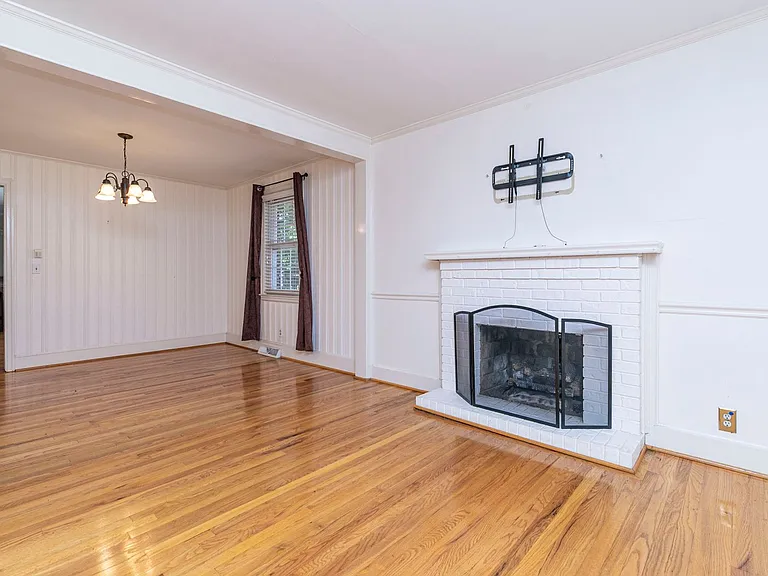 941 Evergreen Ave — Photo 7