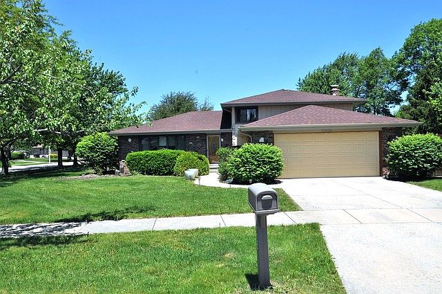 1st image of 15405 Edgewood Dr