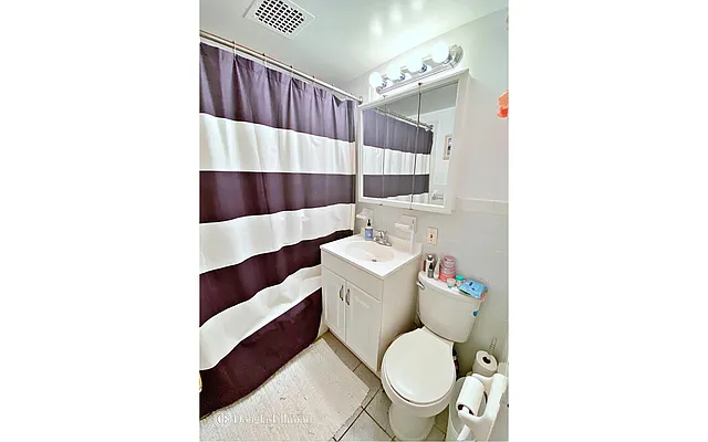 Rented by Douglas Elliman | media 33