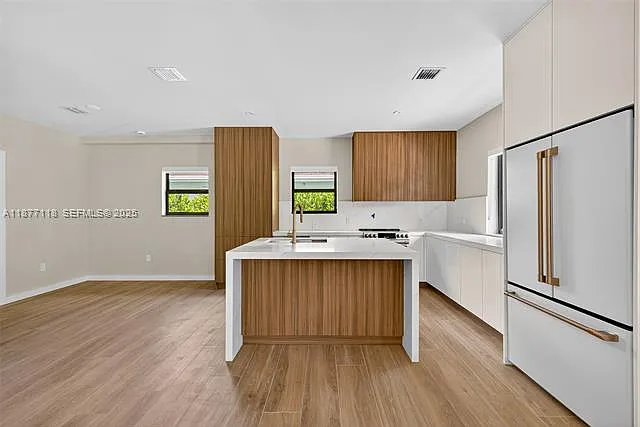 635 Bird Rd — Photo 8