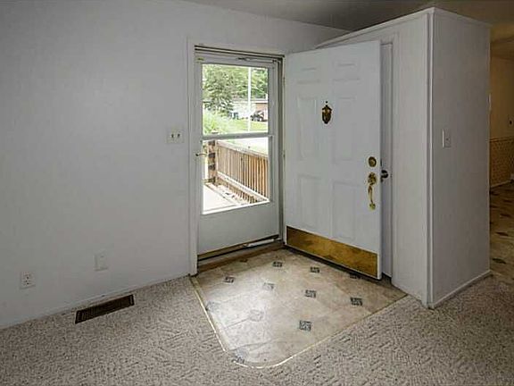 4th image of 2304 W Sheffield Dr