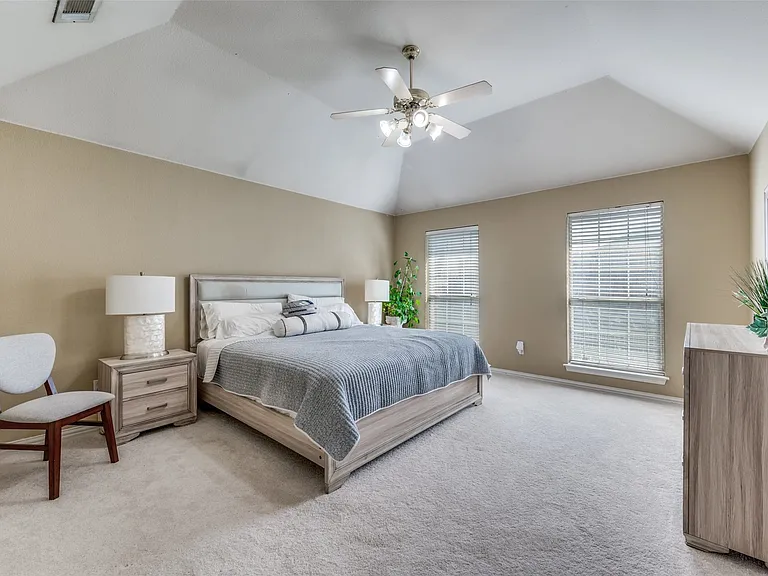 402 Horse Shoe Dr — Photo 13