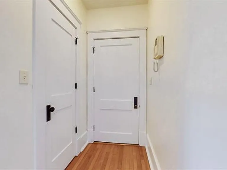 618 Madison St #300 — Photo 21