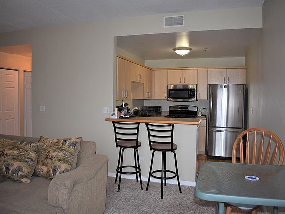 5th image of 400 Village Cir Unit 304