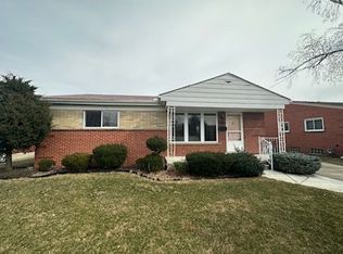 5912 Cambourne Rd, Dearborn Heights, MI 48127