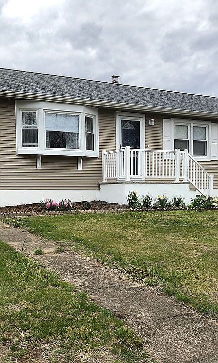 2nd image of 80 Beechwood Ave