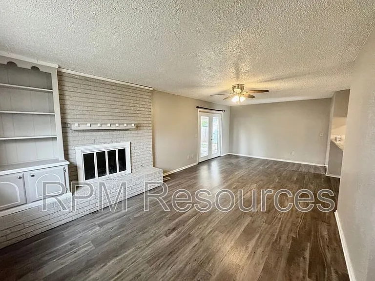 720 Willow Run — Photo 13