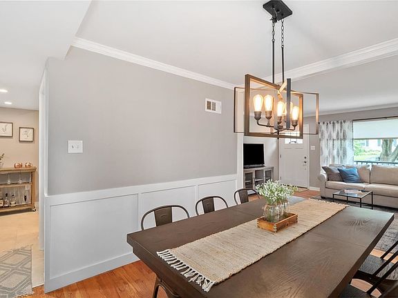 3rd image of 6631 Ashbury Dr