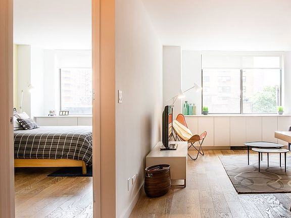 4th image of 247 E 28th St APT 14B
