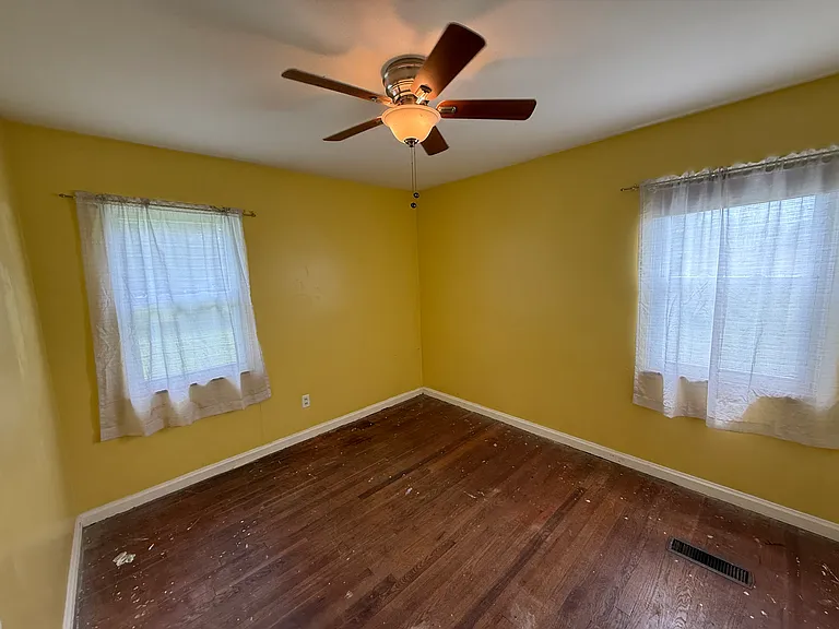 22420 Lilac St — Photo 8