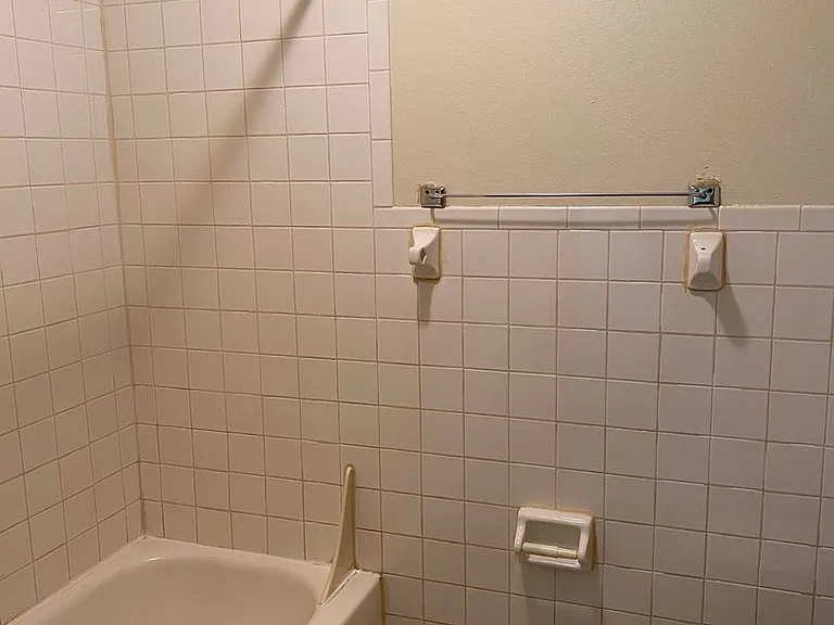 Crestwood Apartments — Photo 63