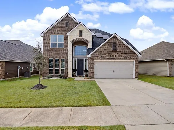 2111 Markley Dr, Bryan, TX 77807