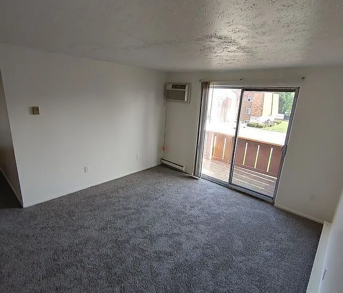 127 Fox Hill Ln #L — Photo 1