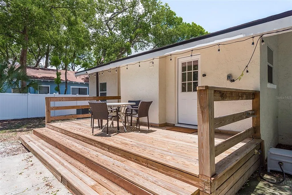 3 bed, 2.0 bath, 1328 sqft, $3,350 — Photo 3