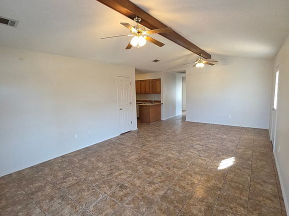 3rd image of 817 W 12th St
