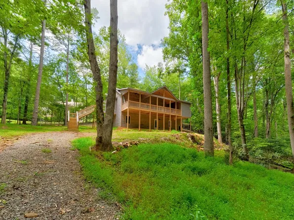 2124 Villa Dr, Ellijay, GA 30540