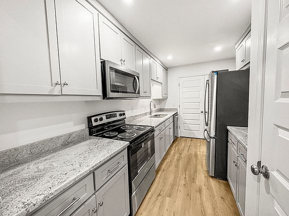 2nd image of 3741 Sunset Ave #B-3