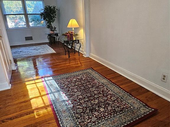 5th image of 55 Rutgers Pl