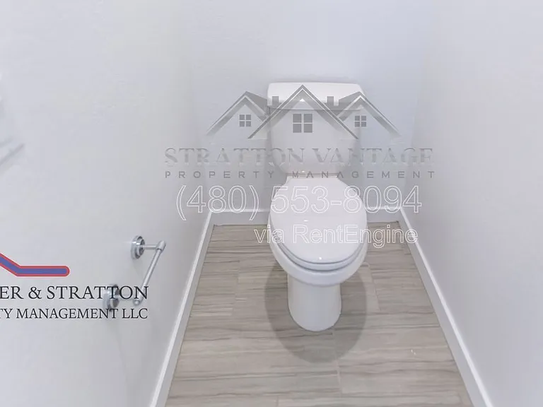 2226 E Kelly Dr — Photo 22